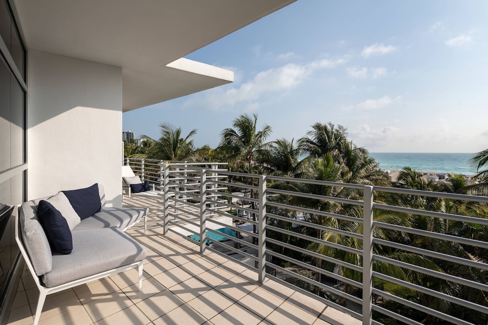The Ritz Carlton South Beach 36/43