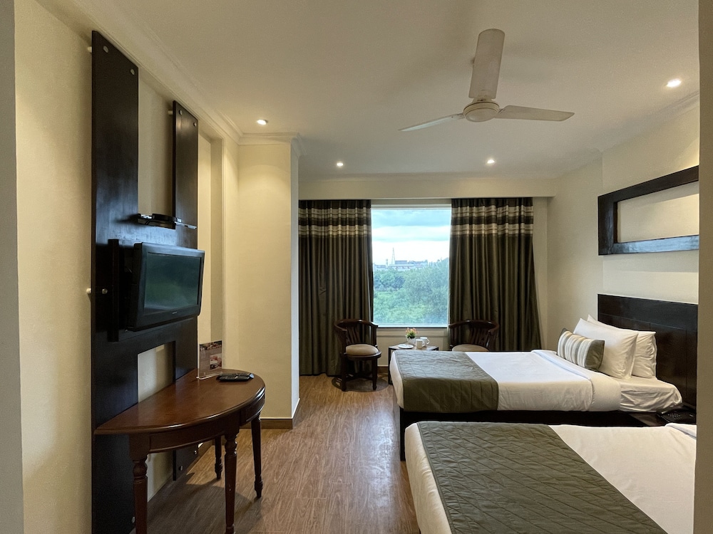 Royale Sarovar Portico Agra 23/65