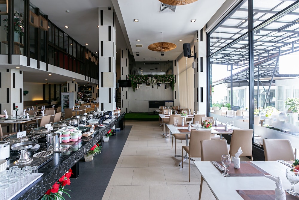 Grand Ratchapruek Hotel 44/70