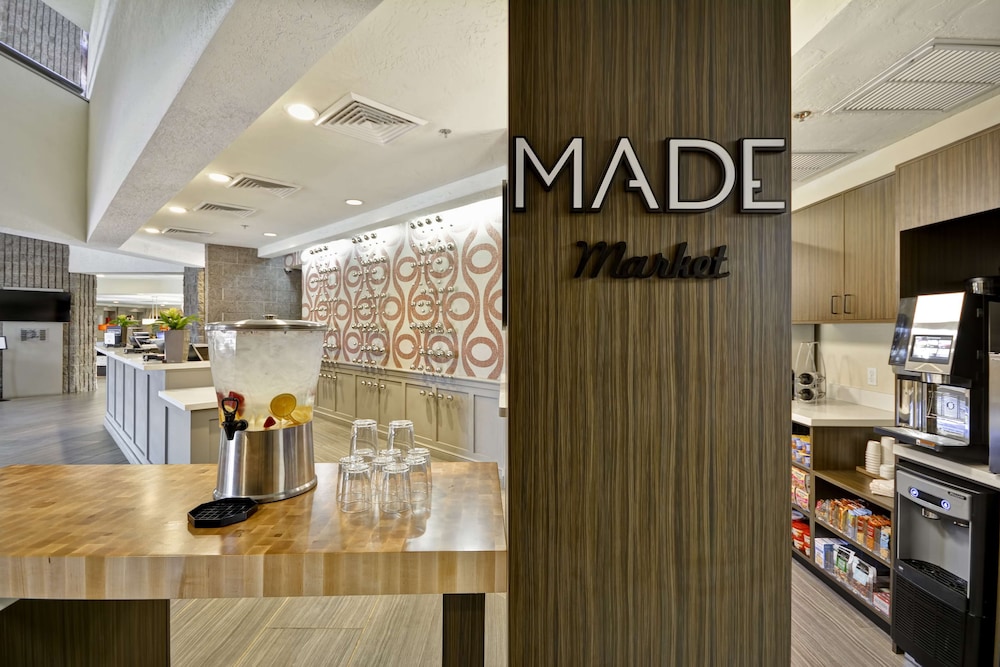 Doubletree By Hilton Phoenix North 56/73