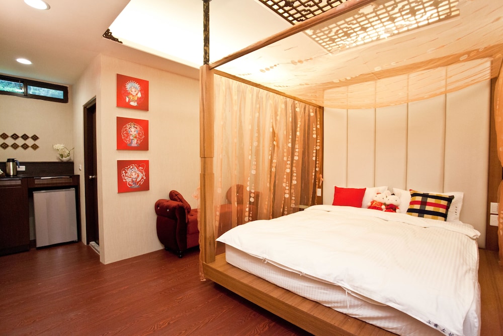 Li Wu Zuo Can B&amp;B 28/71