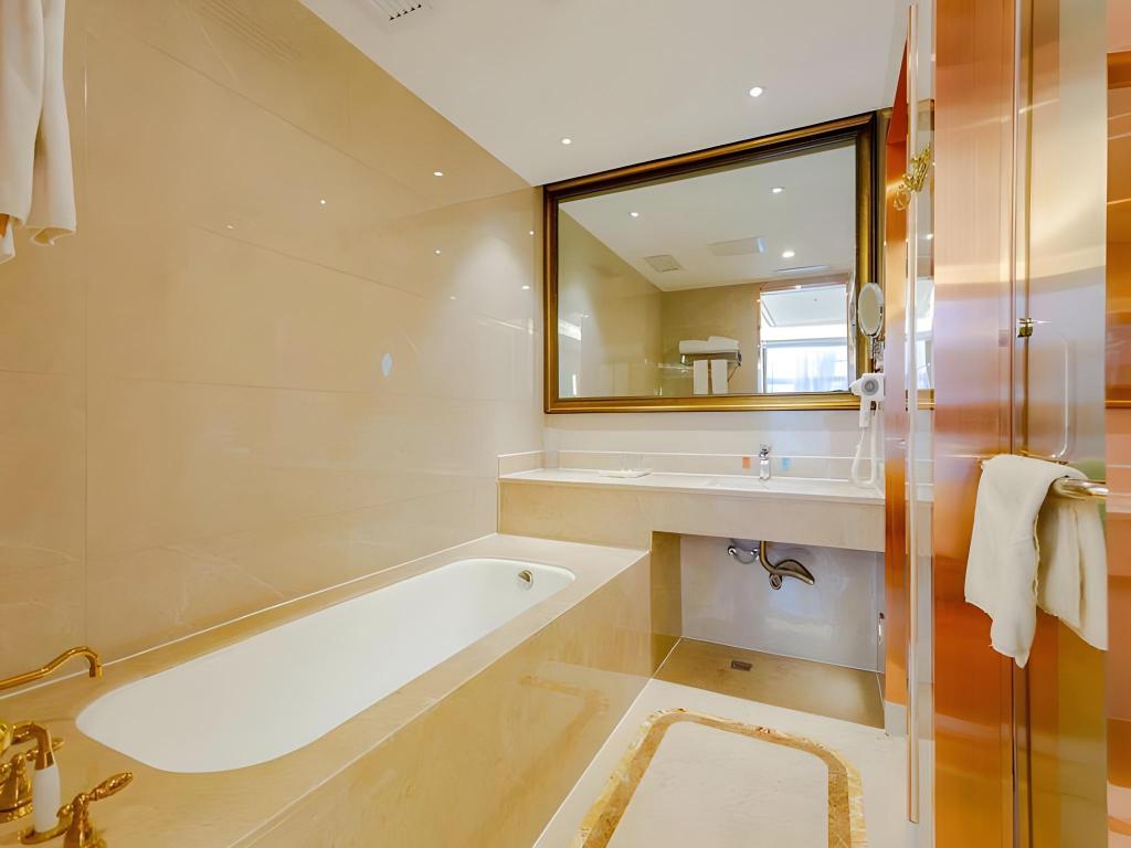Vienna International Hotel (Kunming New Luosiwan, Vanke Charming City, Guangwei Metro Station) 52/52