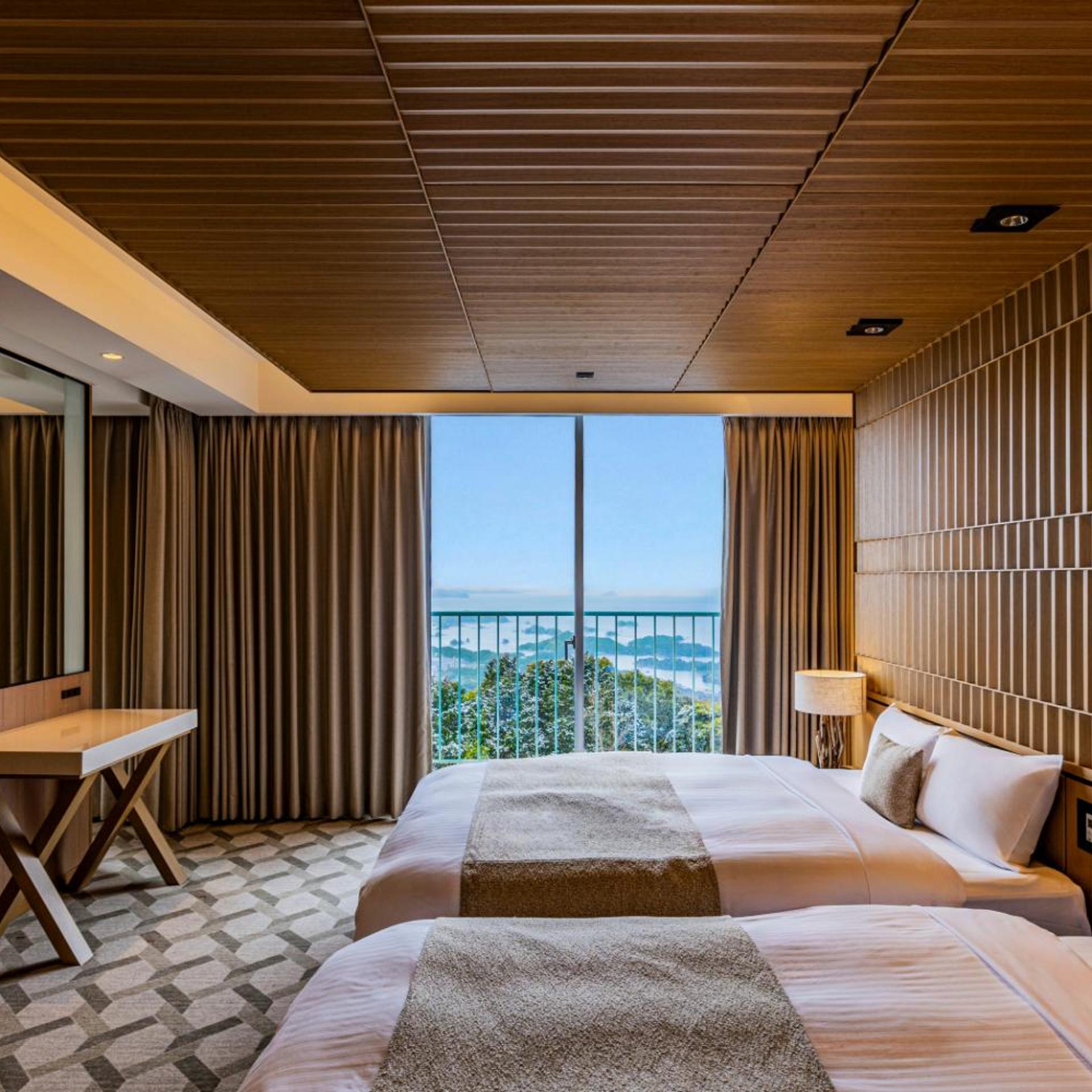 Suite, Sea View
