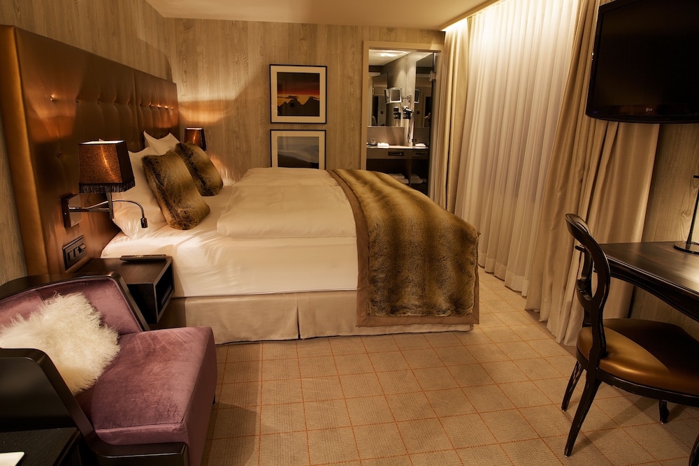 Grischa Das Hotel Davos 40/45