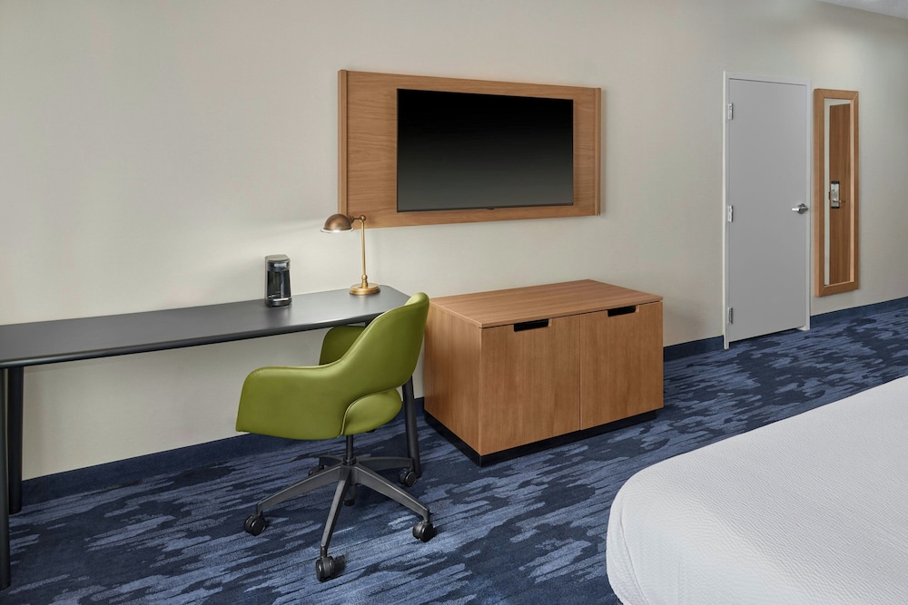 Fairfield Inn Suites By Marriott Detroit Farmington Hills 40/49