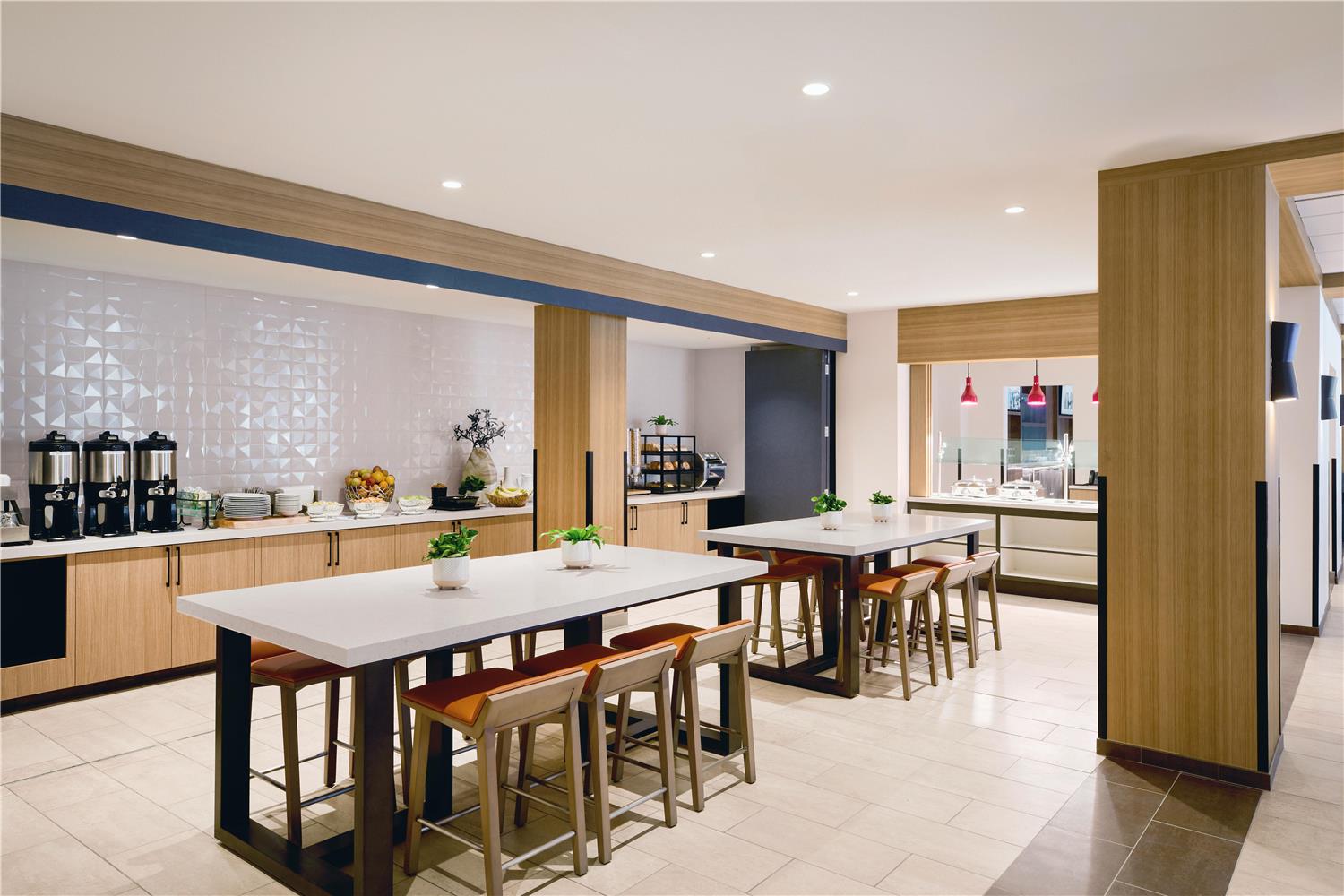 Hilton Garden Inn LAX Los Angeles Airport 54/60