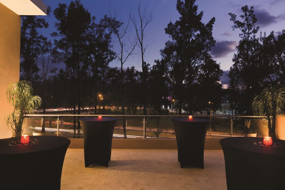 Hyatt Place San Jose/Pinares 52/64