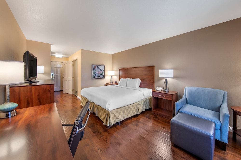 Best Western Plus John Jay Inn & Suites 22/37