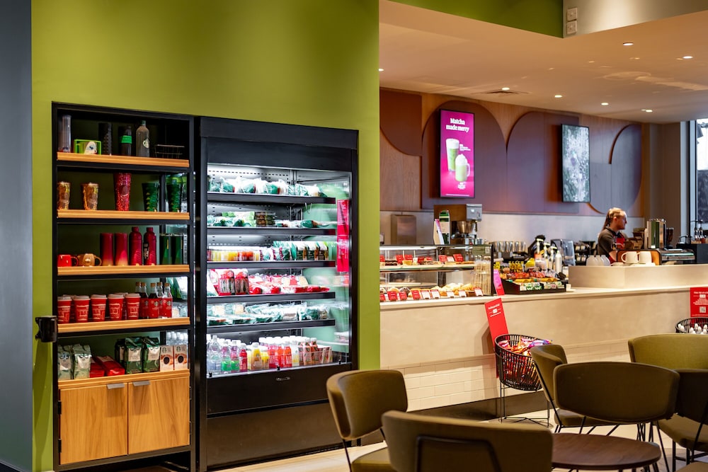 Village Hotel London Watford 36/50