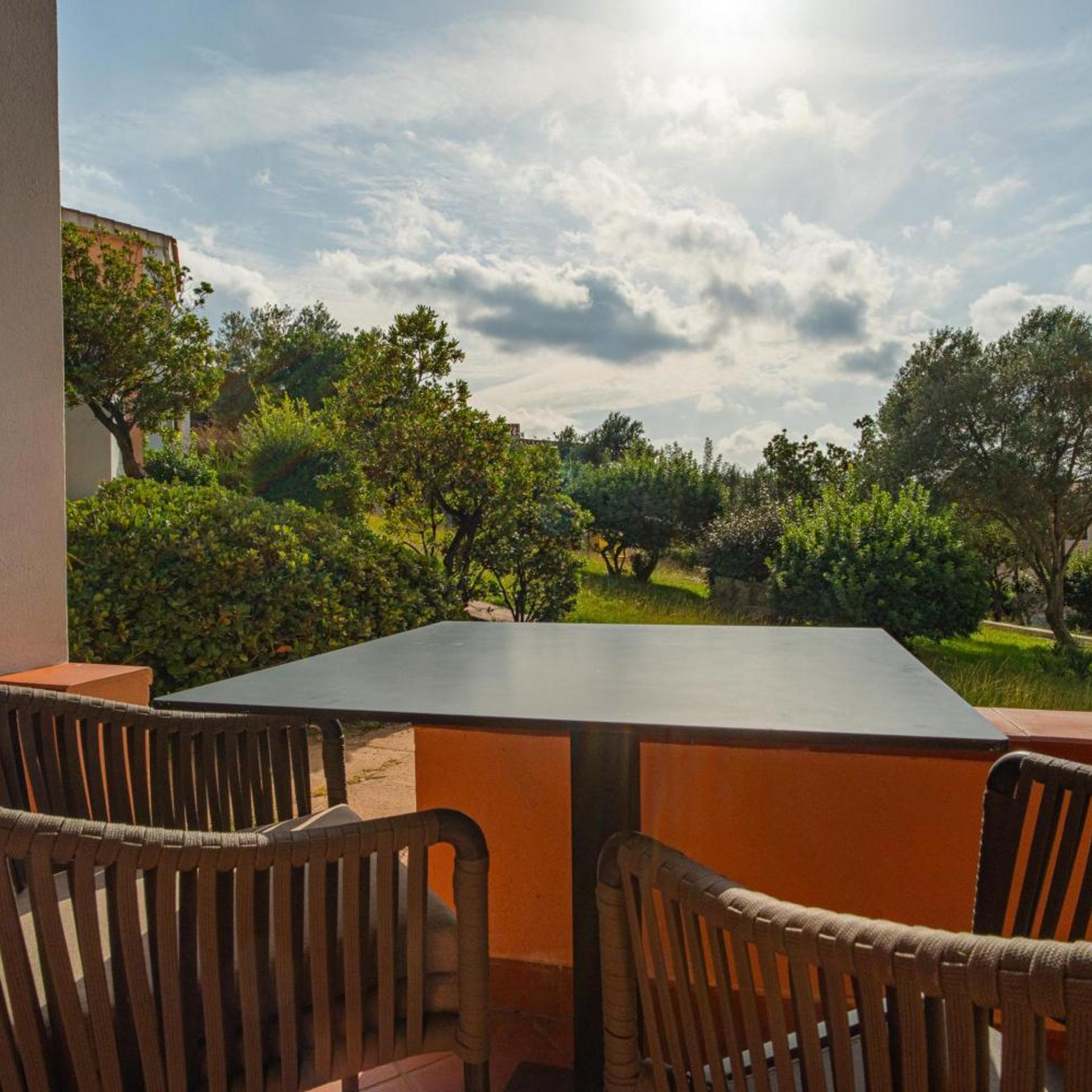 Ahr Costa Serena Village 36/50