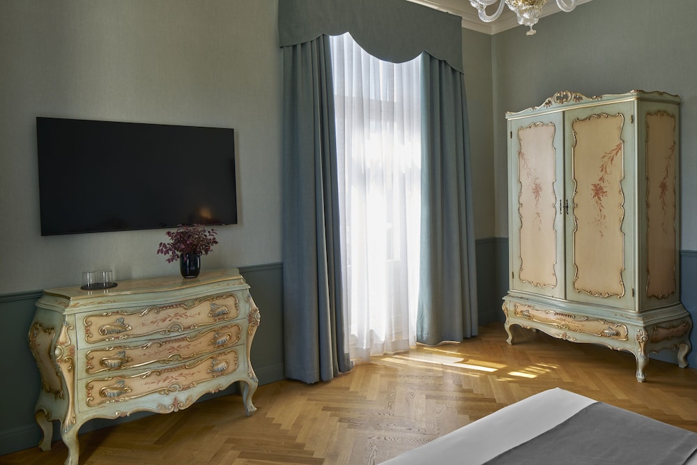 Hotel Villa Del Sogno 9/77