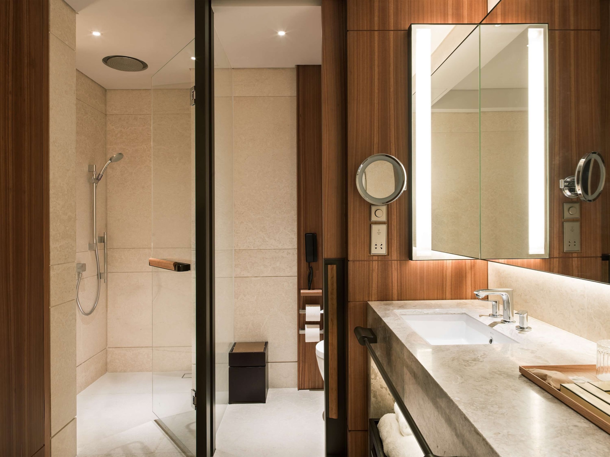 Executive, Suite, King Bed, Sea View, Kerry Hotel Hong Kong 3/4