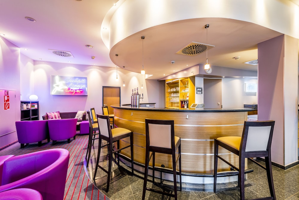 HOLIDAY INN EXPRESS FRANKFURT AIRPORT 10/58