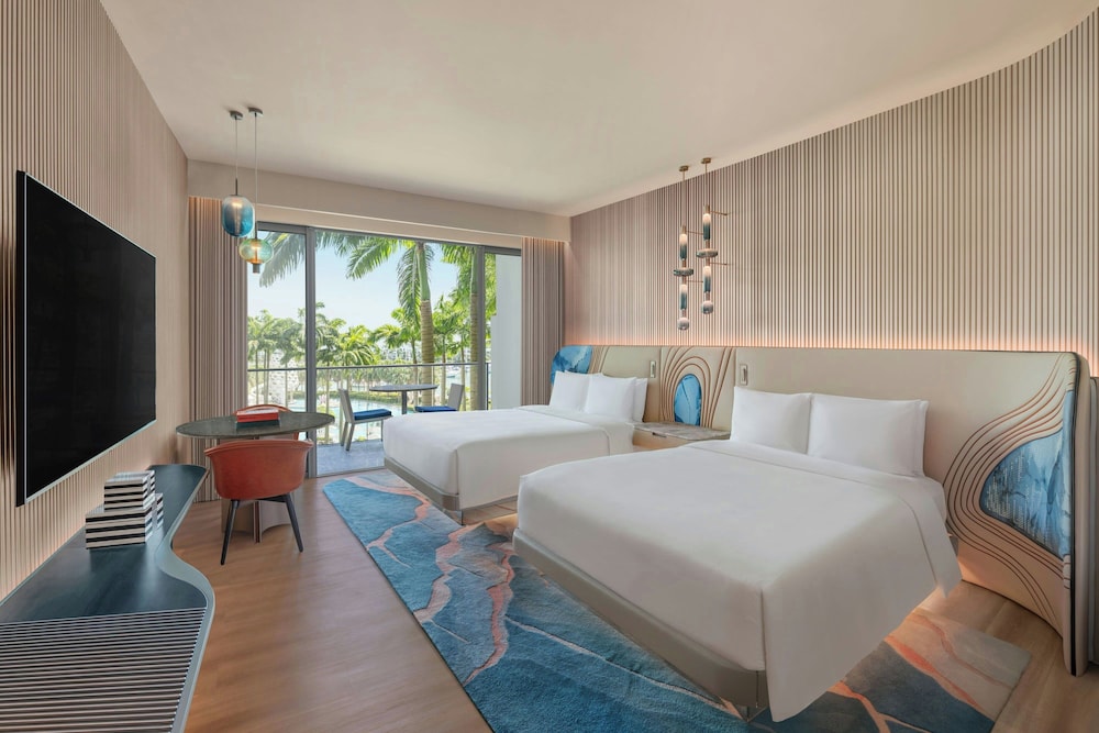Guest Room, Premier, Deluxe, 2 Queen Beds, Pool View, Balcony