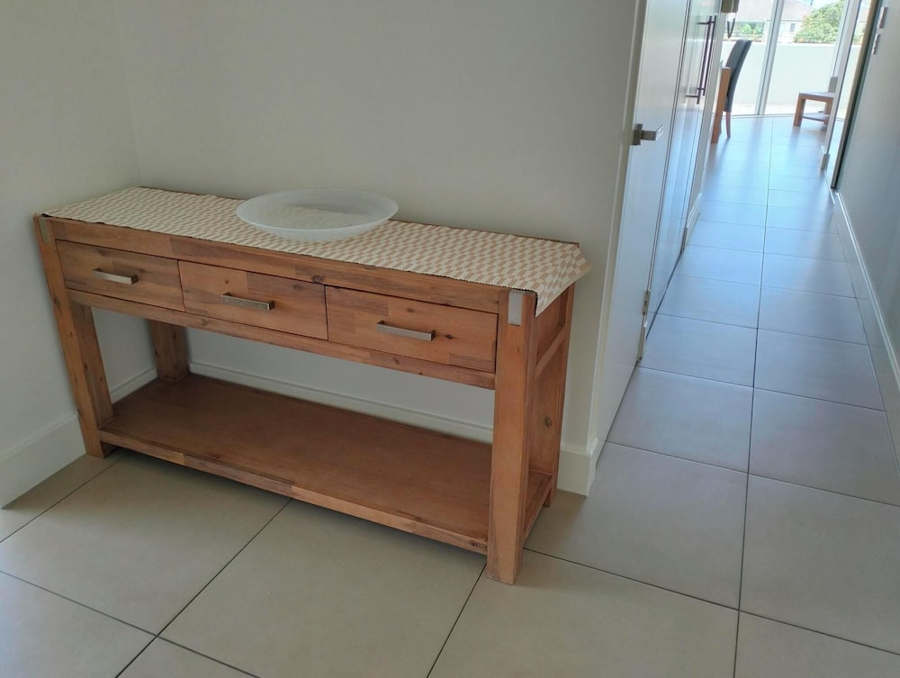 Kirra Surf Apartments 12/75