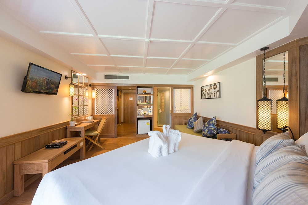 Katathani Phuket Beach Resort 19/66