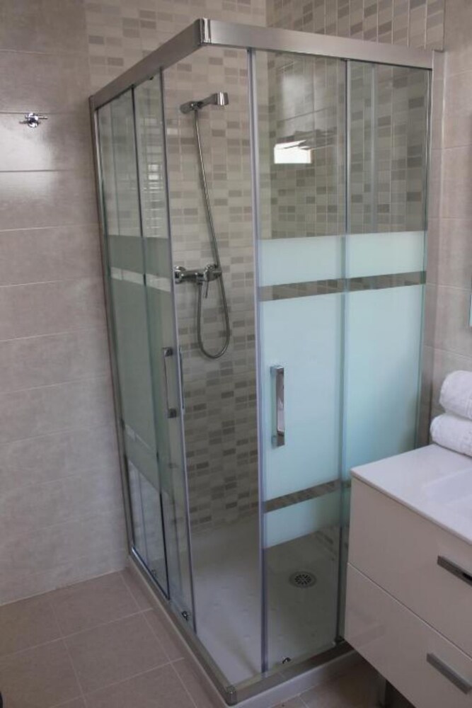 Habitat Suites Gran Via 17 65/65