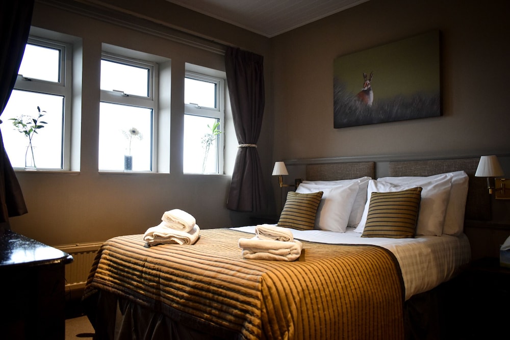 Pennine Manor Hotel 32/40