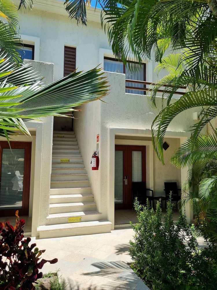 Laguna Suites Golf & Spa in CANCUN