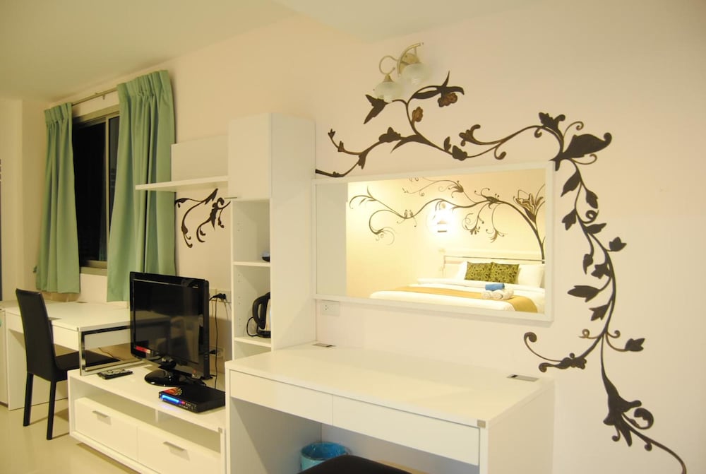 Baan Manthana Hotel 7/50