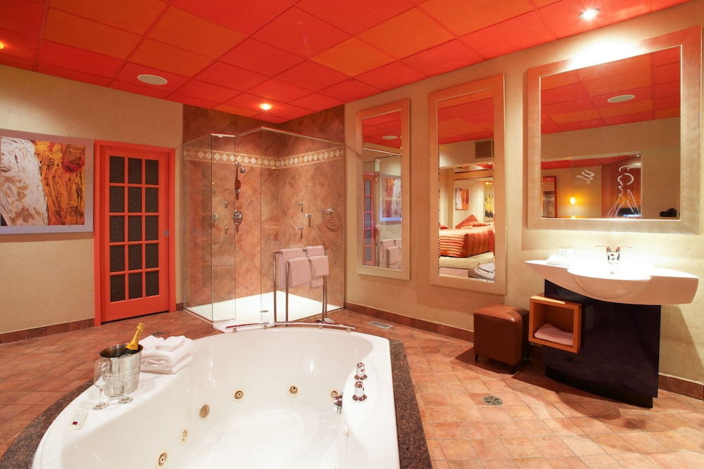 Le Chabrol Hotel Suites 70/72
