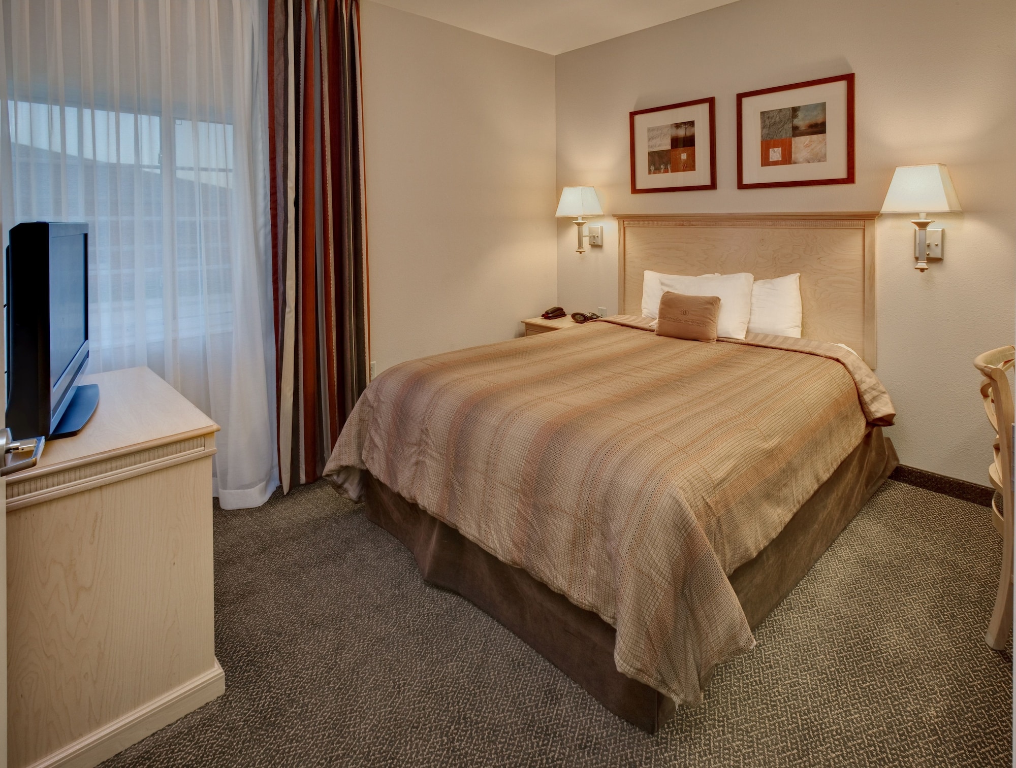 1 Bedroom, Queen Bed