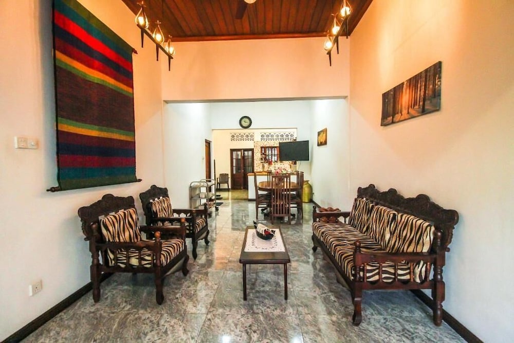 Leos Home Stay 19/31