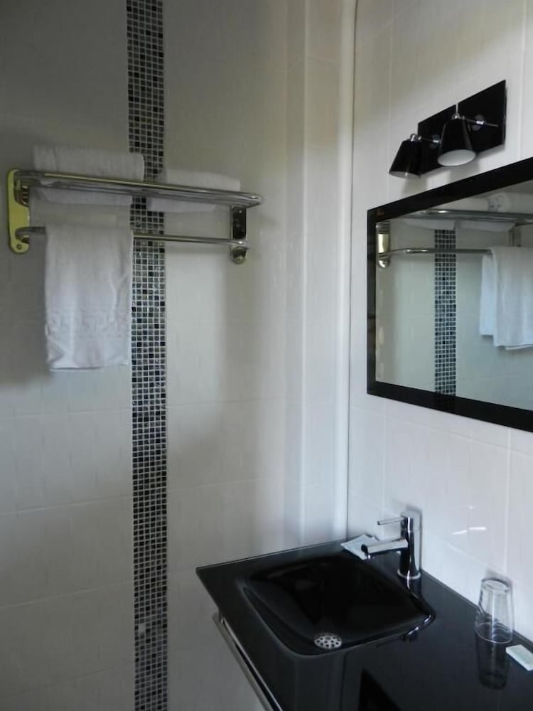 غرفة كومفورت بسرير كوين، Hotel du Val de Saone 8/8