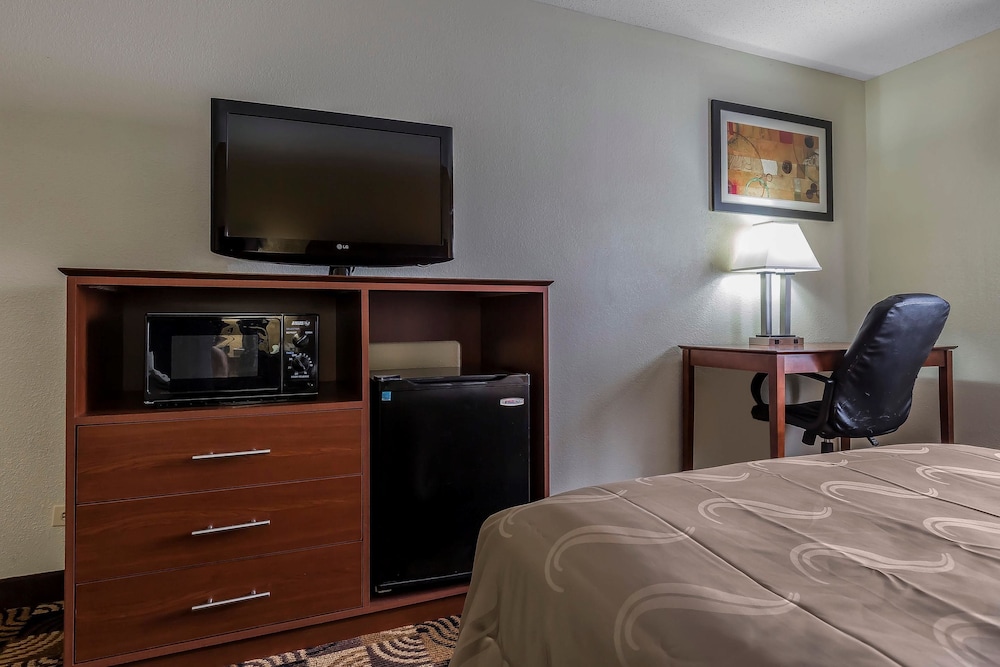 Quality Inn Sycamore - DeKalb 17/43