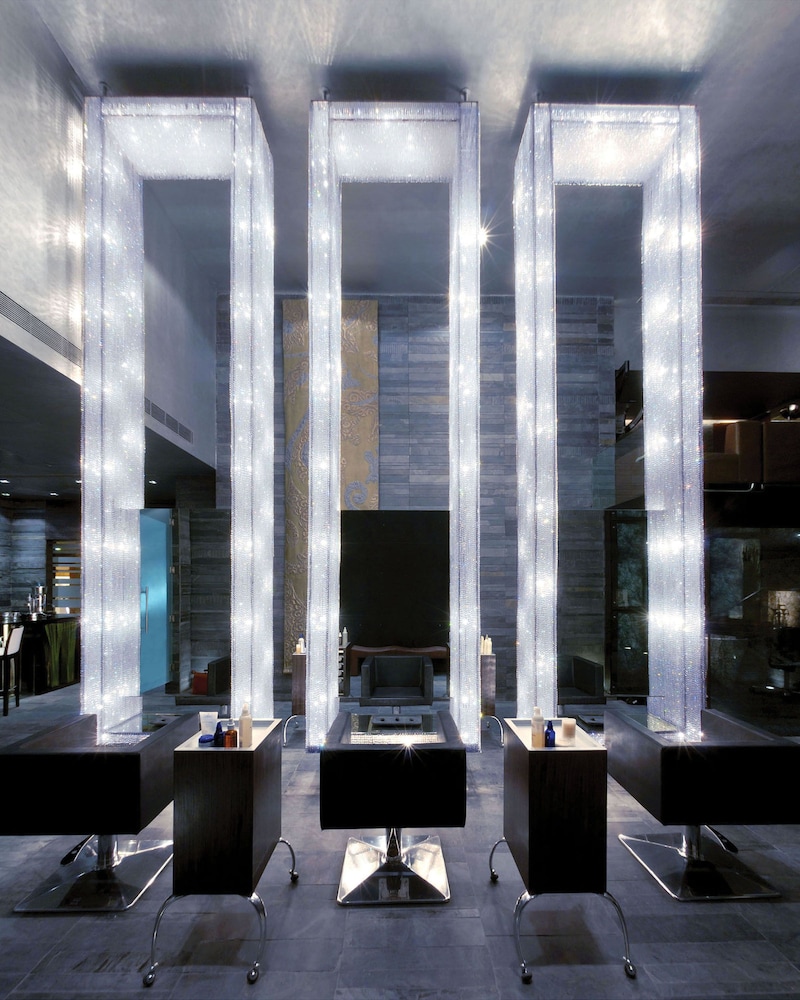 Grand Hyatt Mumbai Hotel and Residences 63/75
