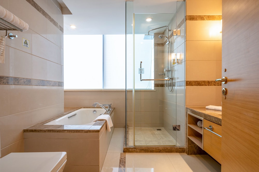 Regal Plaza Hotel Residence 33/35