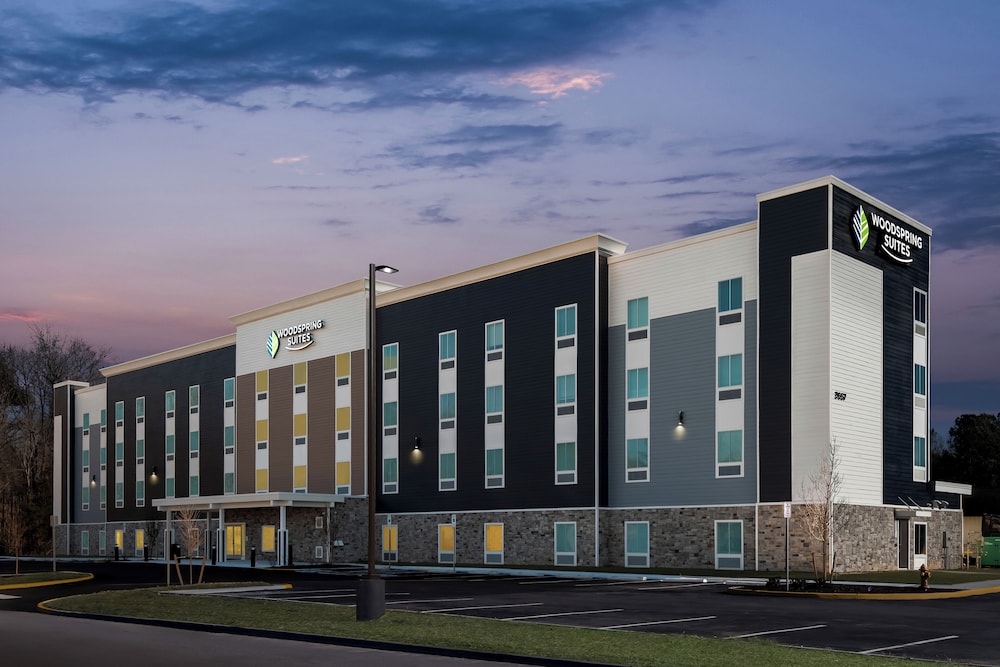WoodSpring Suites Petersburg near Fort Lee 3/54
