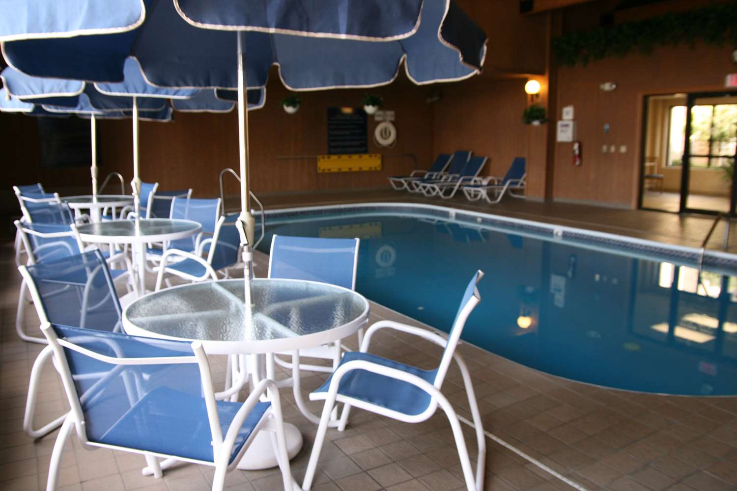 swimming pool spa