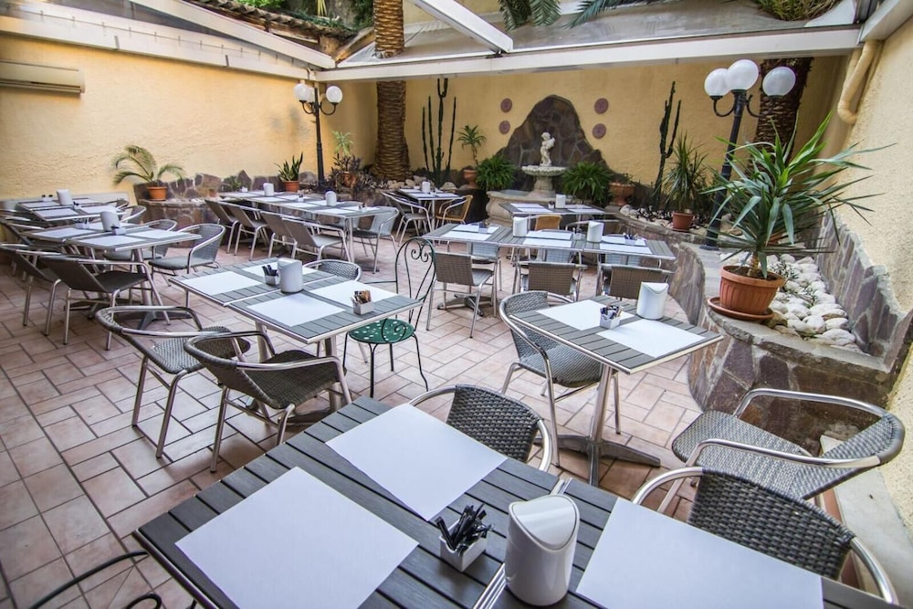Hotel Verona Rome 48/56