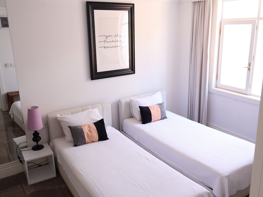 STANDARD, TWIN BEDS
