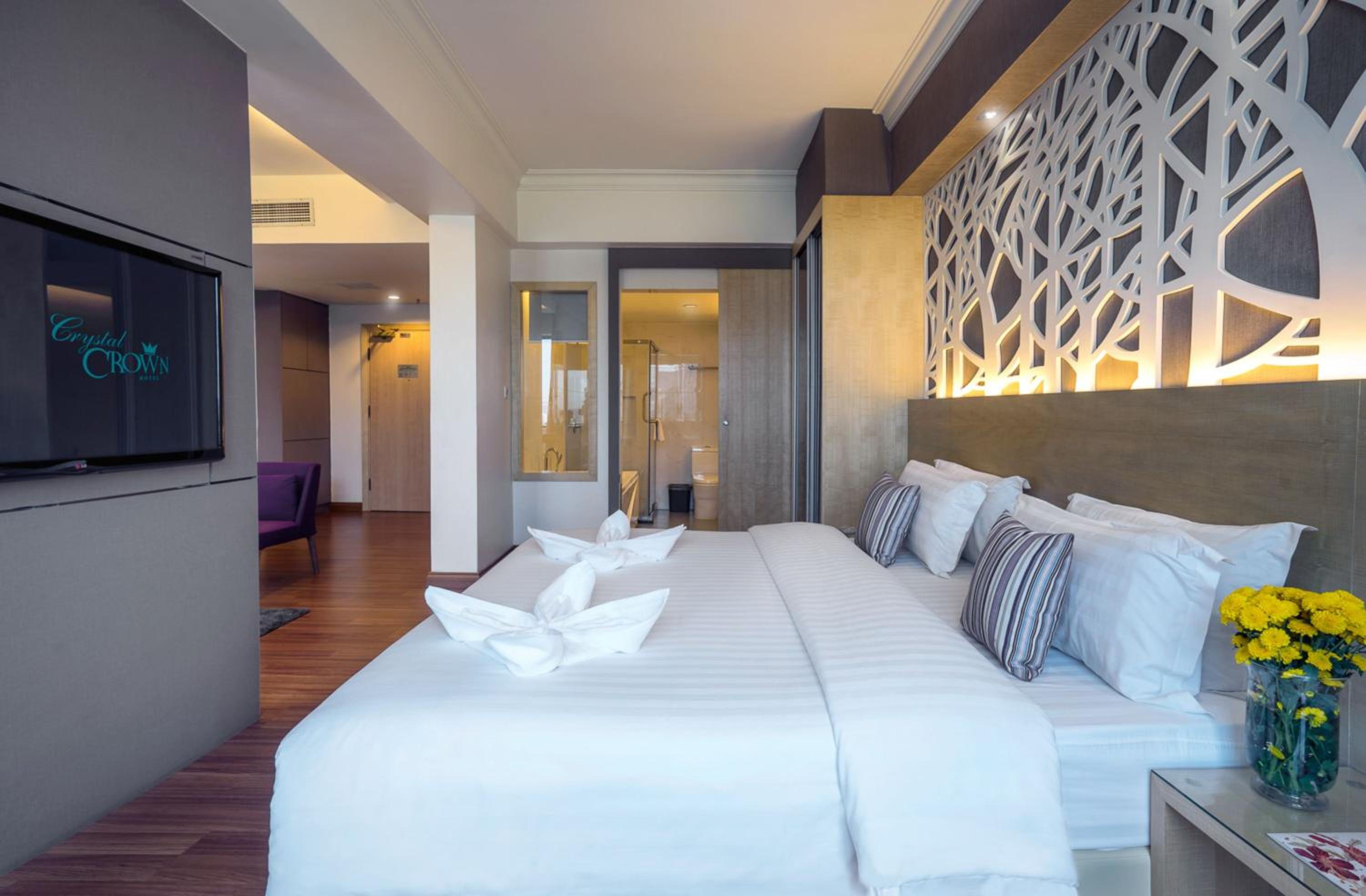 جناح جونيور، Crystal Crown Hotel Petaling Jaya 3/8
