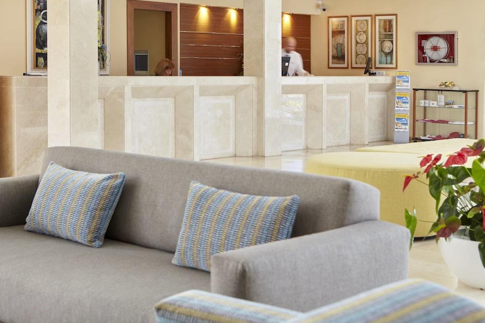 Universal Hotel Don Leon 11/71