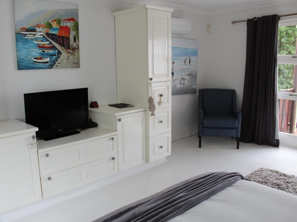 Blue's Guest House 24/33