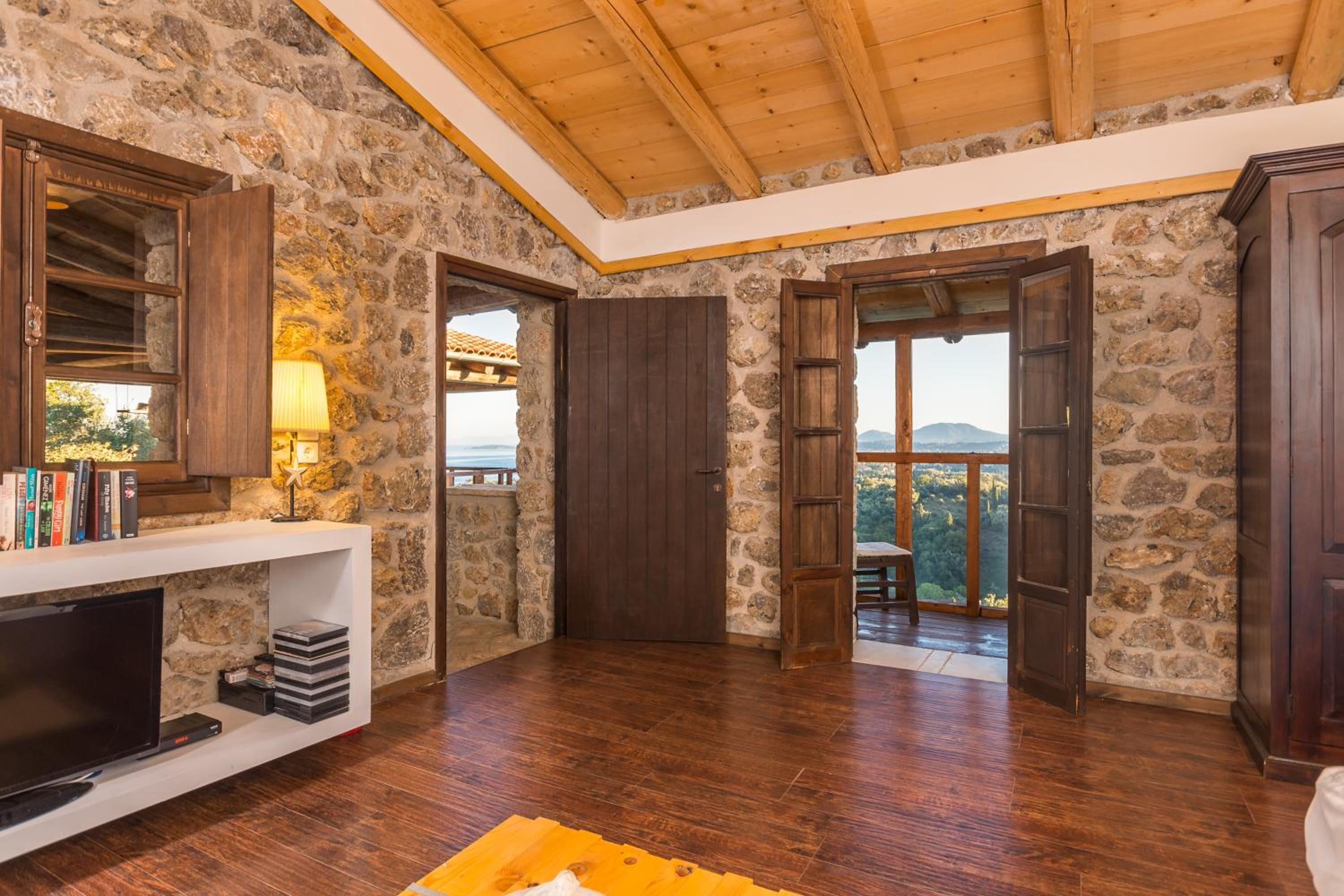 Villa Bournella 2/28