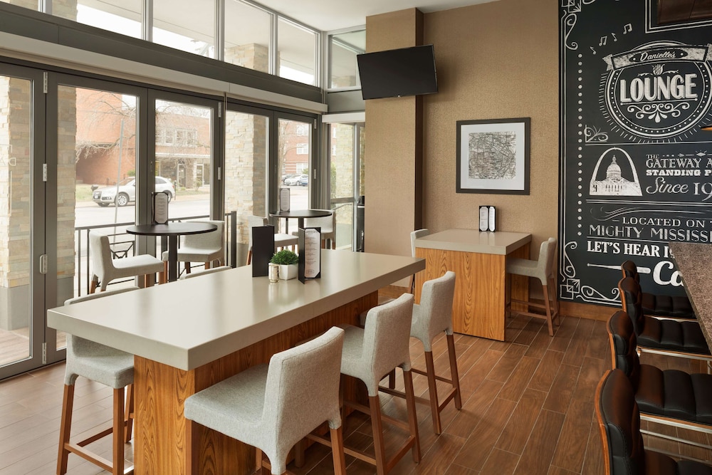 Hampton Inn & Suites Clayton/St Louis-Galleria Area 43/61