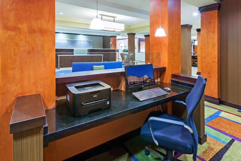 Fairfield Inn and Suites Rogers 49/56