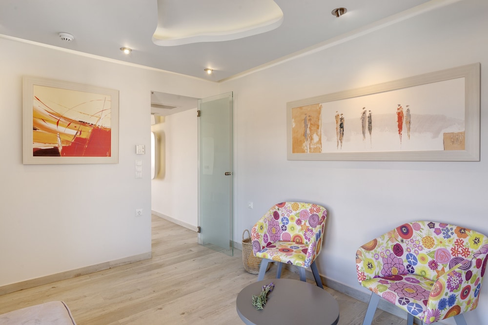 Kouros Art Hotel - Adults Only 8/72