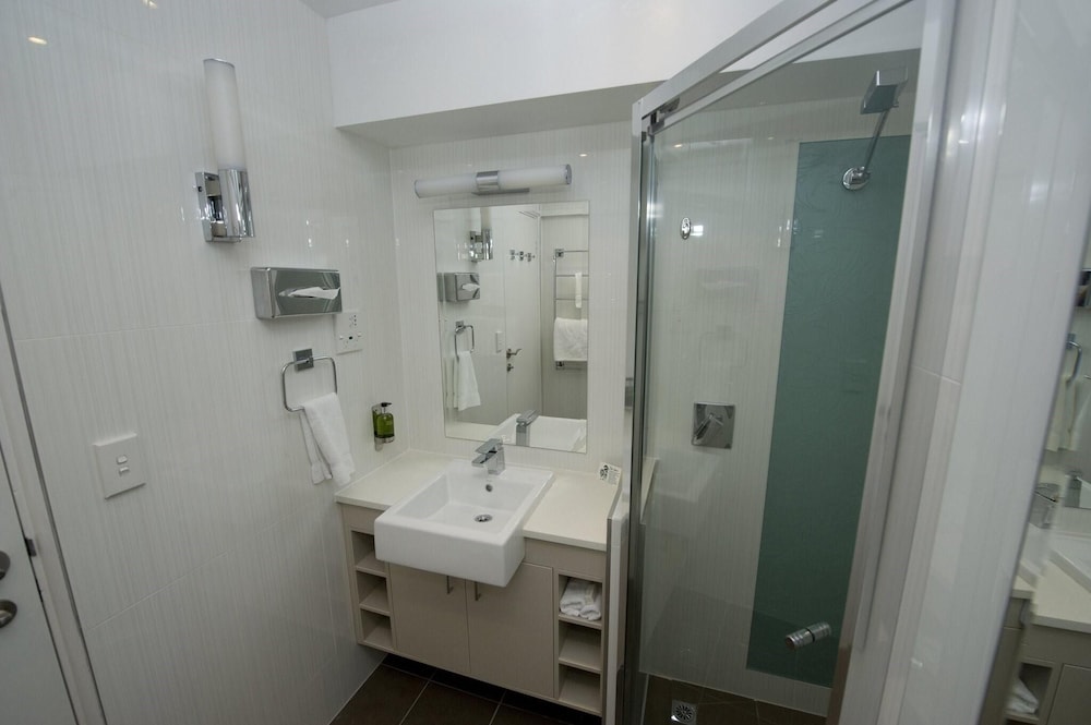 HYDE PARK INN 47/50