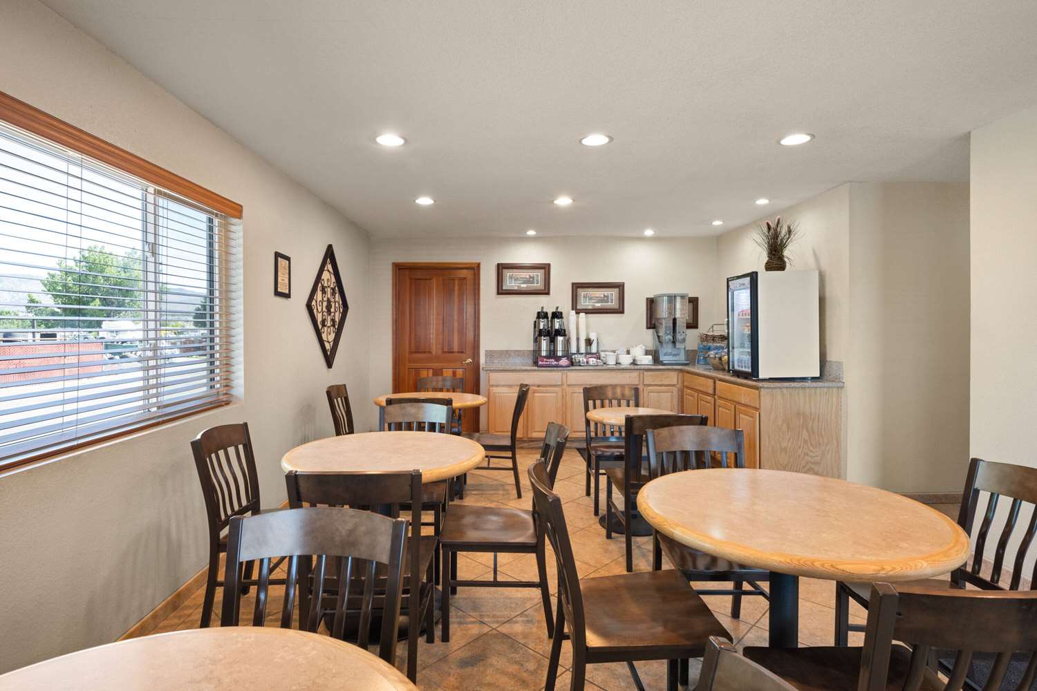 Super 8 by Wyndham Susanville 29/43
