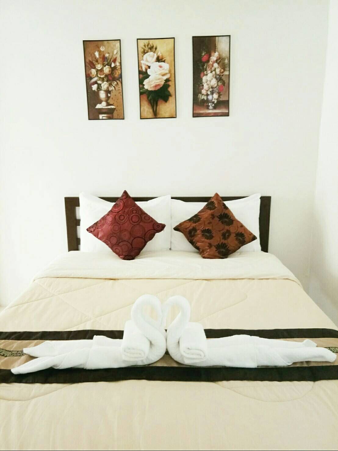 غرفة قياسية بسرير مزدوج، Rueangrat Hotel 5/8
