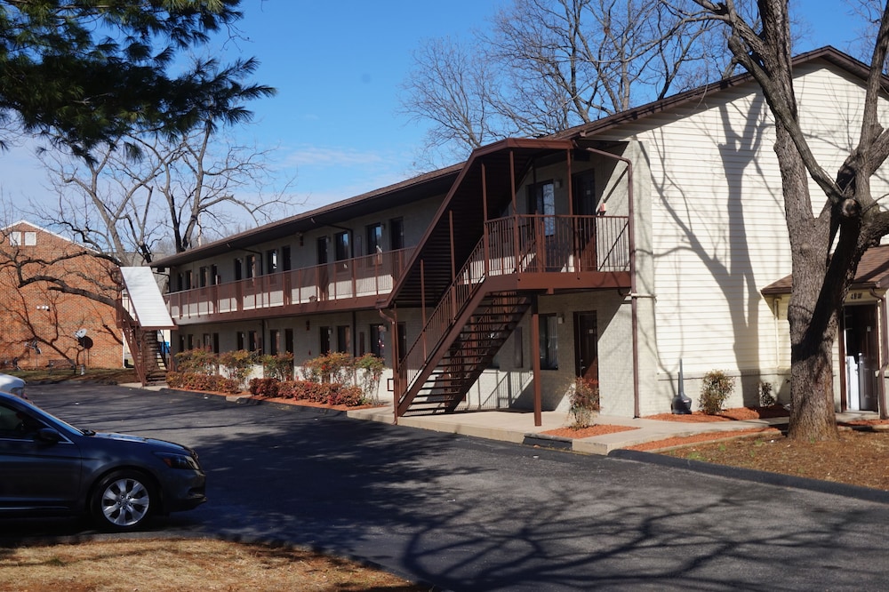 Affordable Corporate Suites Roanoke 42/50