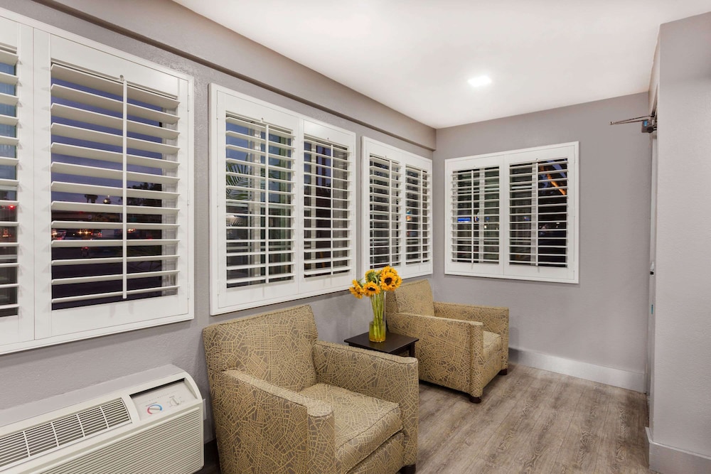 Studio6 Suites San Ysidro, CA – San Diego South Bay 36/51