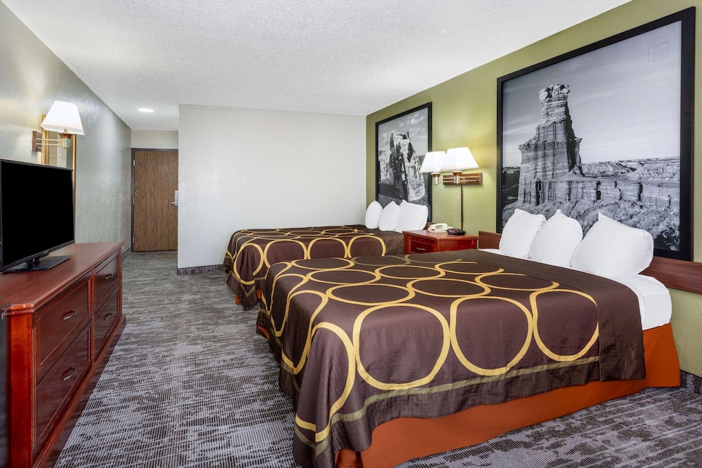 Super 8 By Wyndham Amarillo Central Tx 33/57
