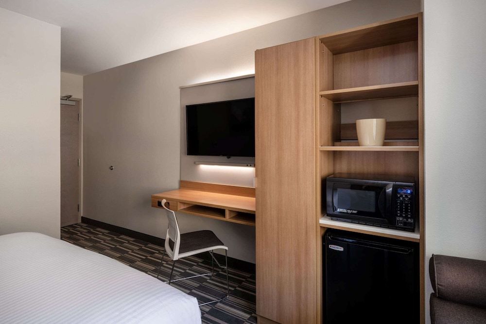Microtel Inn and Suites by Wyndham Georgetown Lake 15/55