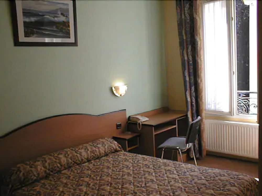 Hotel Ferney Republique 17/25